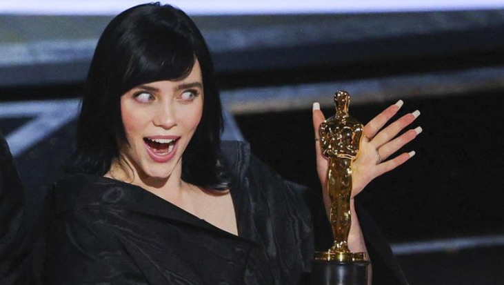 Billie Eilish Menang Oscar