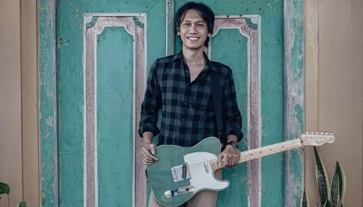 Gitar Eross Sheila On 7 Dilelang Dengan Nominal Mencapai Rp125 Juta Demi Bantu Gaza